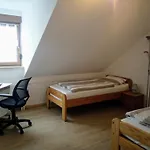 Drei-zimmer-wohnung, Parken Vor Dem Haus Apartamento Landshut