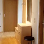 Apartamento Drei-zimmer-wohnung, Parken Vor Dem Haus