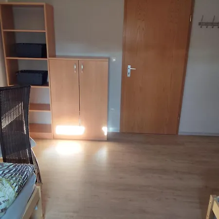 Drei-zimmer-wohnung, Parken Vor Dem Haus * Landshut