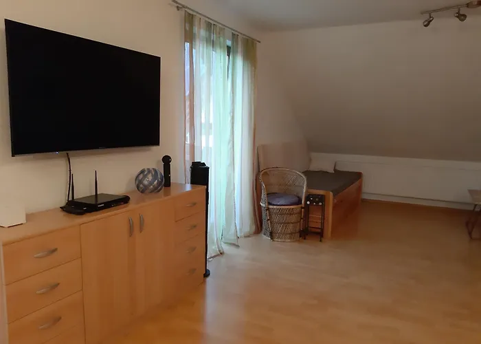Lägenhet Drei-zimmer-wohnung, Parken Vor Dem Haus