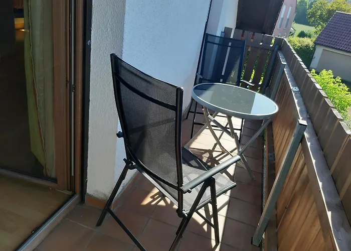 Drei-zimmer-wohnung, Parken Vor Dem Haus Lägenhet Landshut