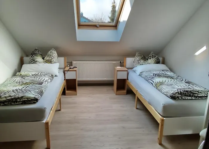 Lägenhet Drei-zimmer-wohnung, Parken Vor Dem Haus