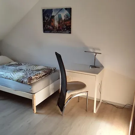 Apartment Grosszuegige Drei-zimmer-wohnung Mit Parkplatz *