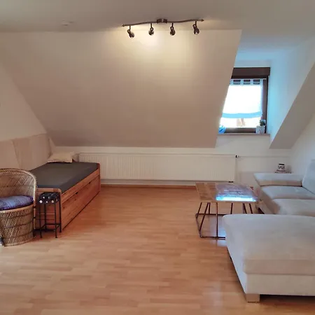 Drei-zimmer-wohnung, Parken Vor Dem Haus Lejlighed Landshut