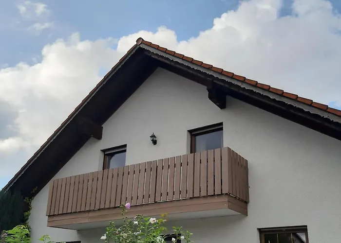 Apartment Drei-zimmer-wohnung, Parken Vor Dem Haus Landshut