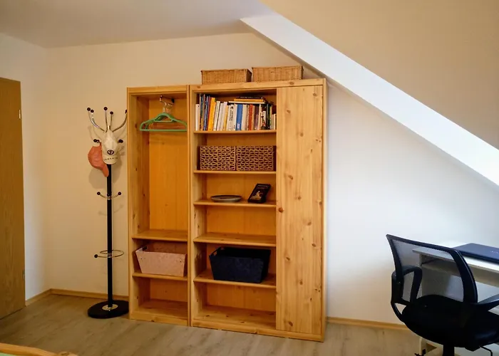Drei-zimmer-wohnung, Parken Vor Dem Haus Landshut
